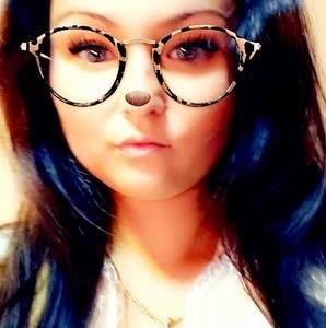 Meet your Posher, Mia